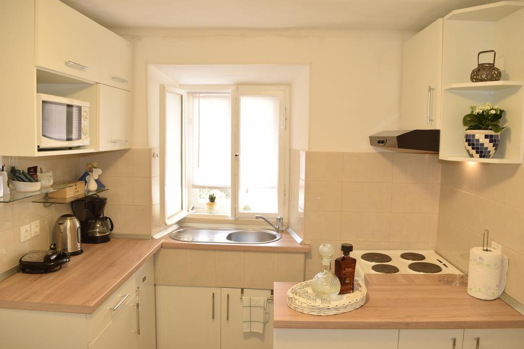Apartment Old Town Theo