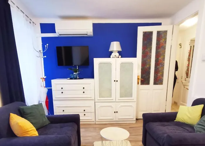Old Town Apartment Theo