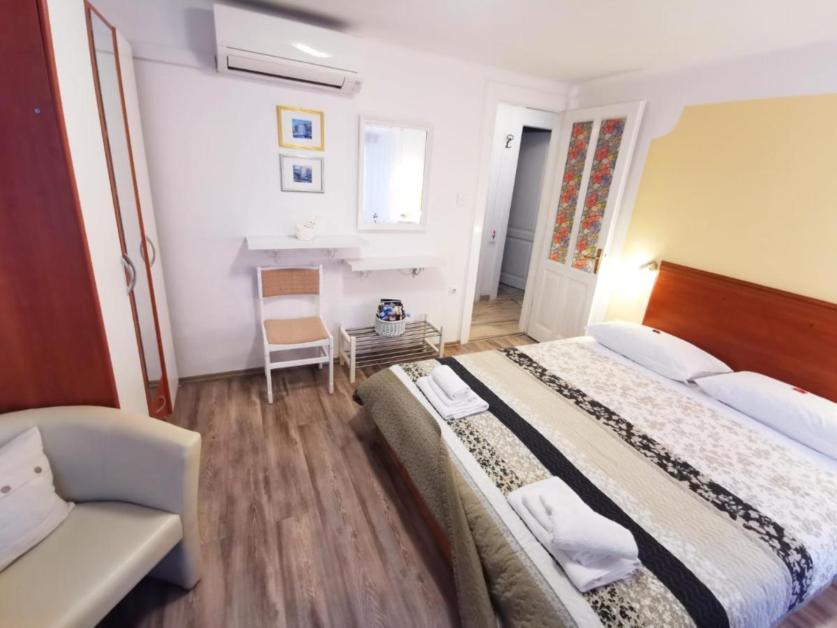 Appartement Old Town Theo *
